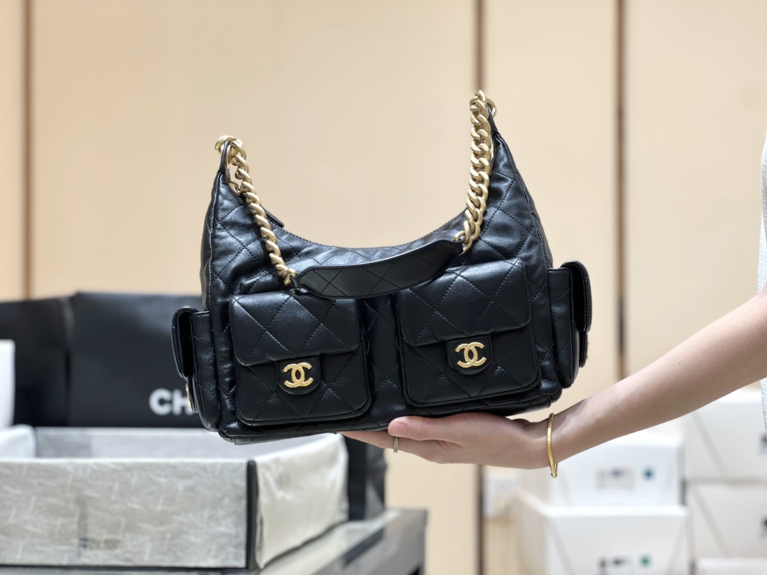 Cruise 2024/25 Maxi Hobo Bag  
AS5302 Size: 27*35*18cm - Detail 3