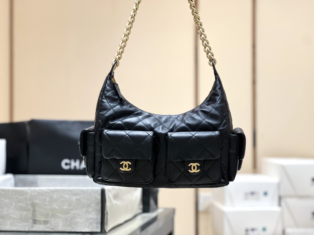Cruise 2024/25 Maxi Hobo Bag  
AS5302 Size: 27*35*18cm - Detail 5