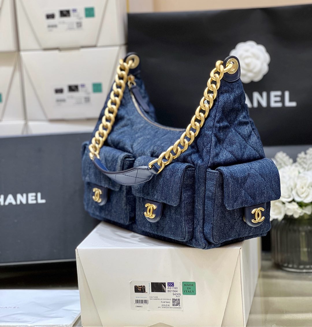 Cruise 2024/25 Maxi Hobo Bag  
AS5302 Size: 27*35*18cm - Detail 3