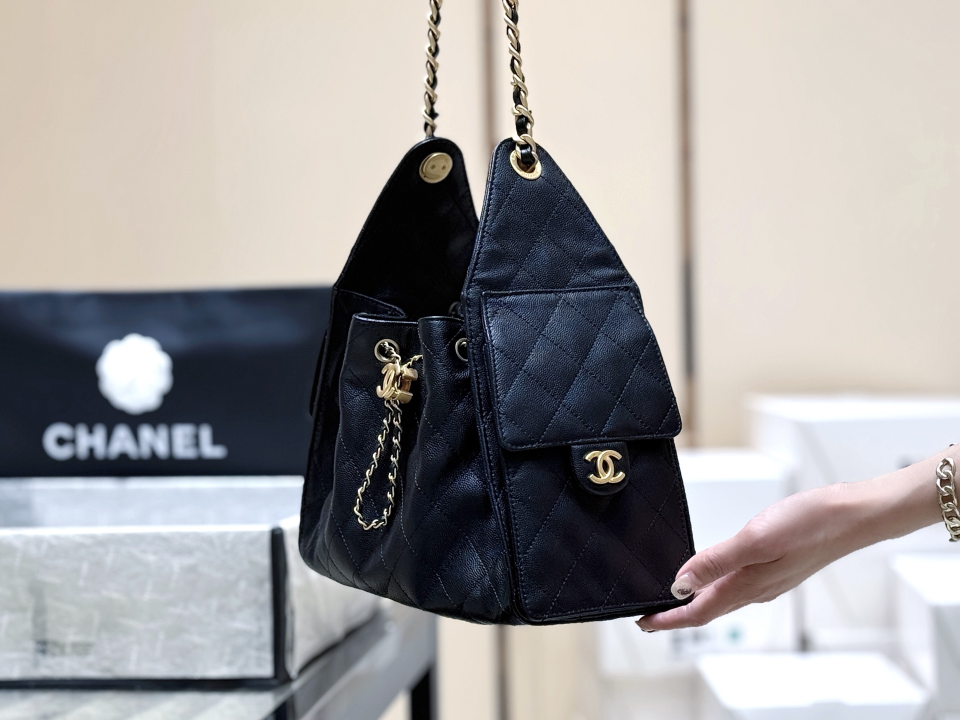 Chanel 25 Small Hobo, 
AS5293 Size:30*26*14cm - Detail 2