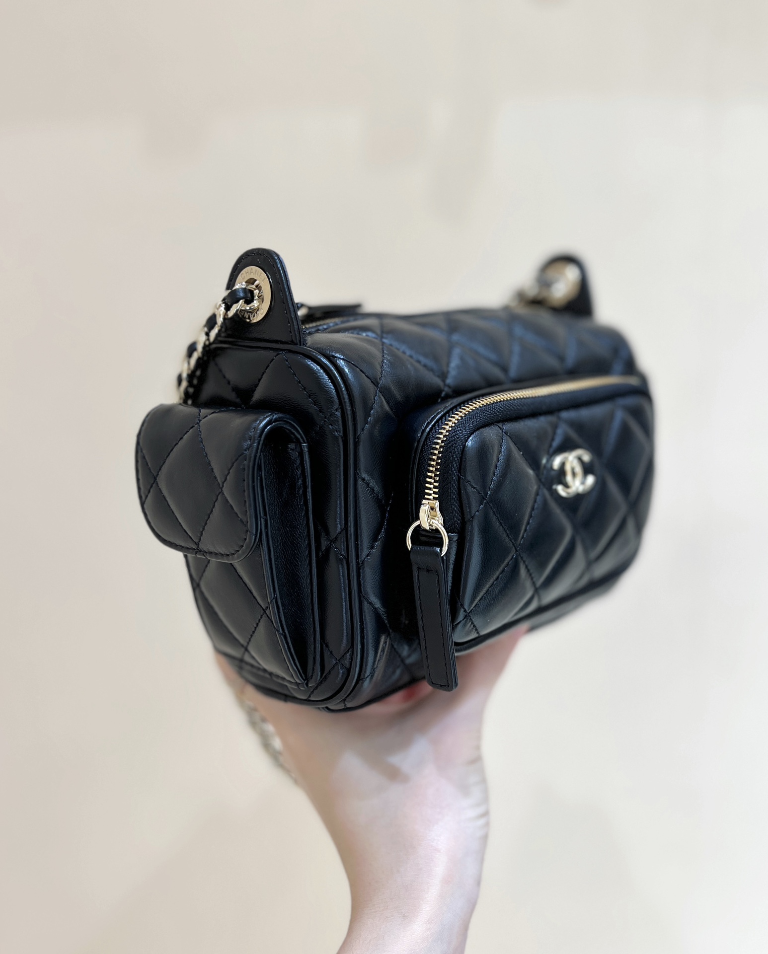 Small Camera Case 
AS5220 Size 13*23*15cm
Fall-Winter 2024/25 - Detail 2