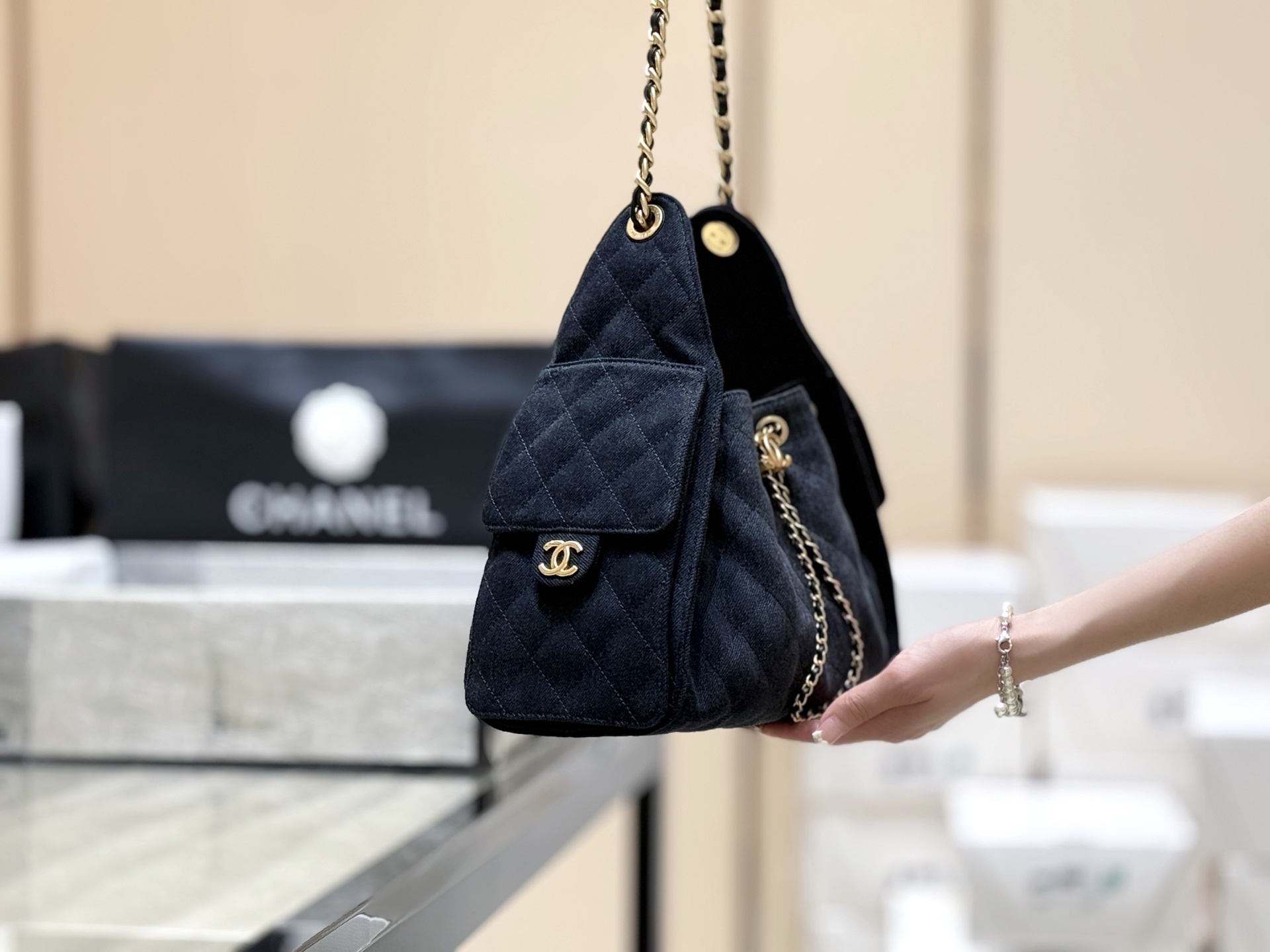 Chanel 25 Small Hobo, 
AS5293 Size:30*26*14cm - Detail 5