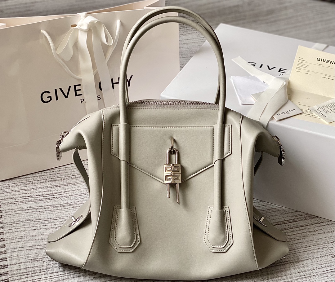 ANTIGONA LOCK SOFT