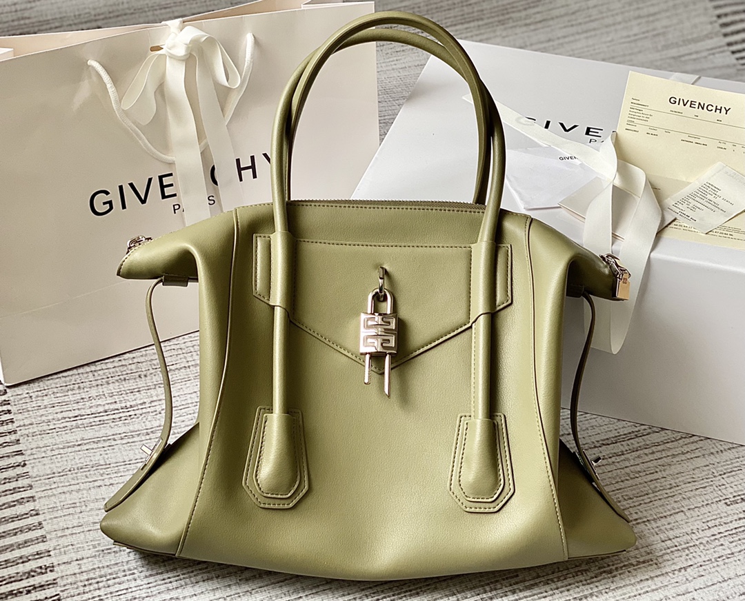 ANTIGONA LOCK SOFT