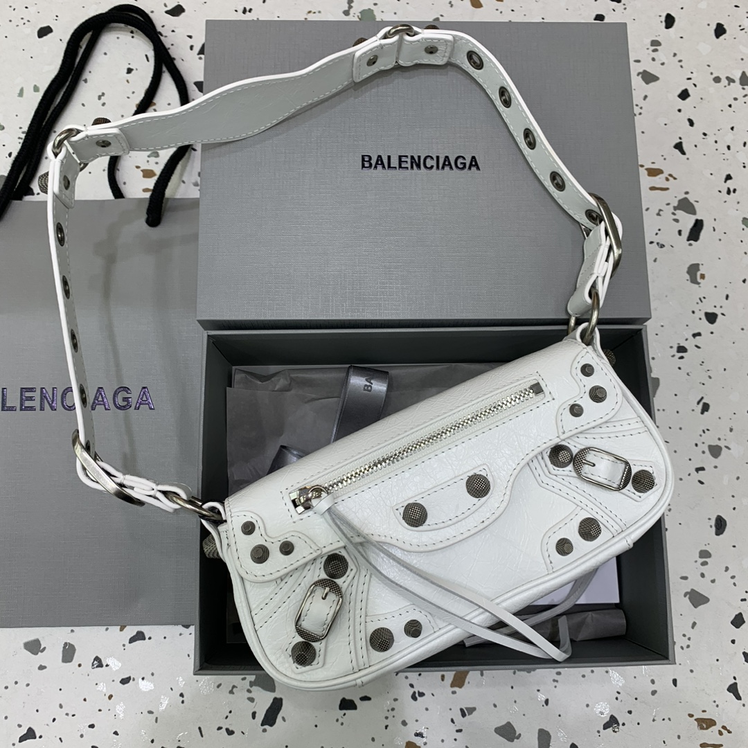 Balenciag Spring 24 · Le cagole Large Bag
