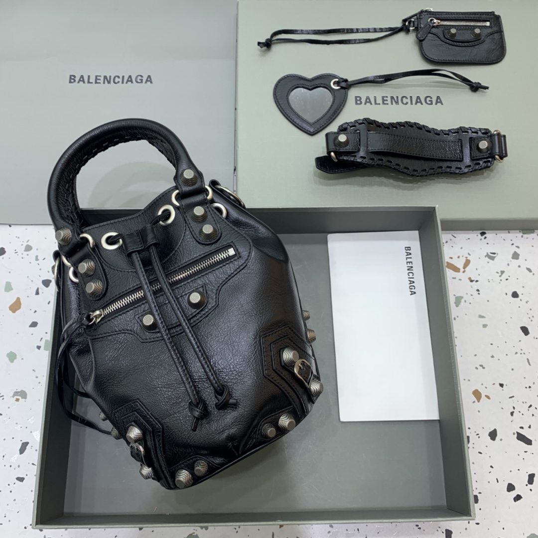 Balenciaga city