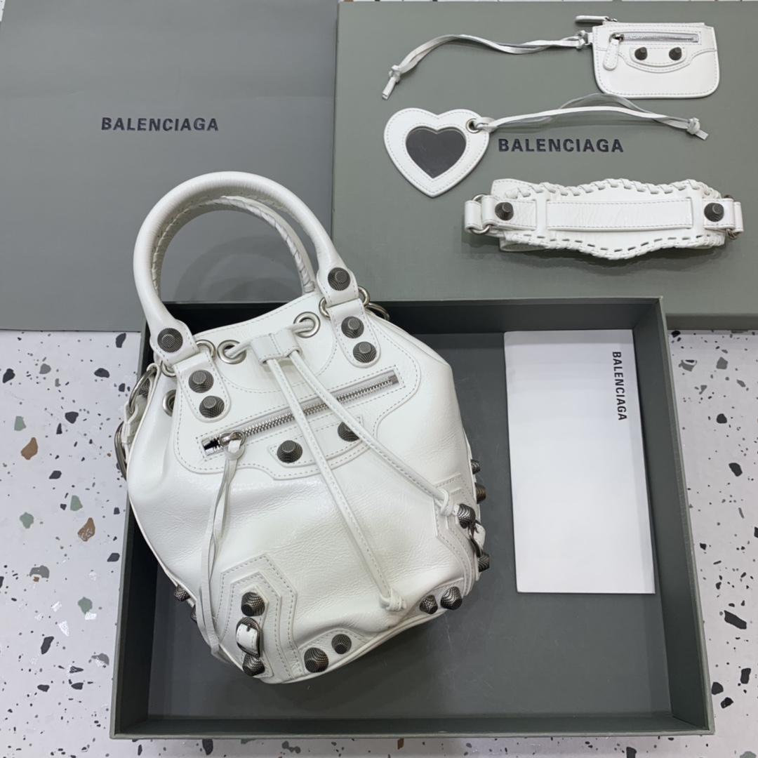 Balenciaga city