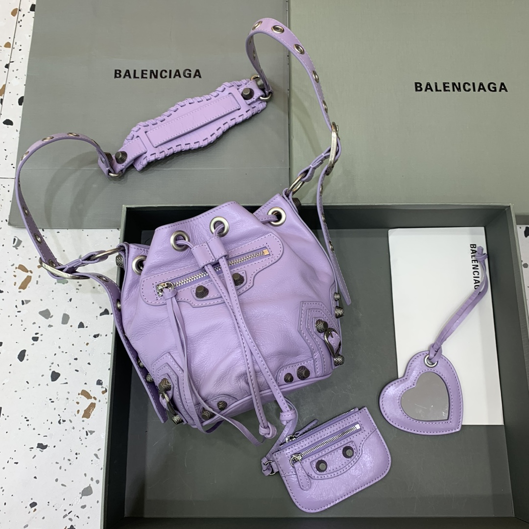 Balenciaga city
