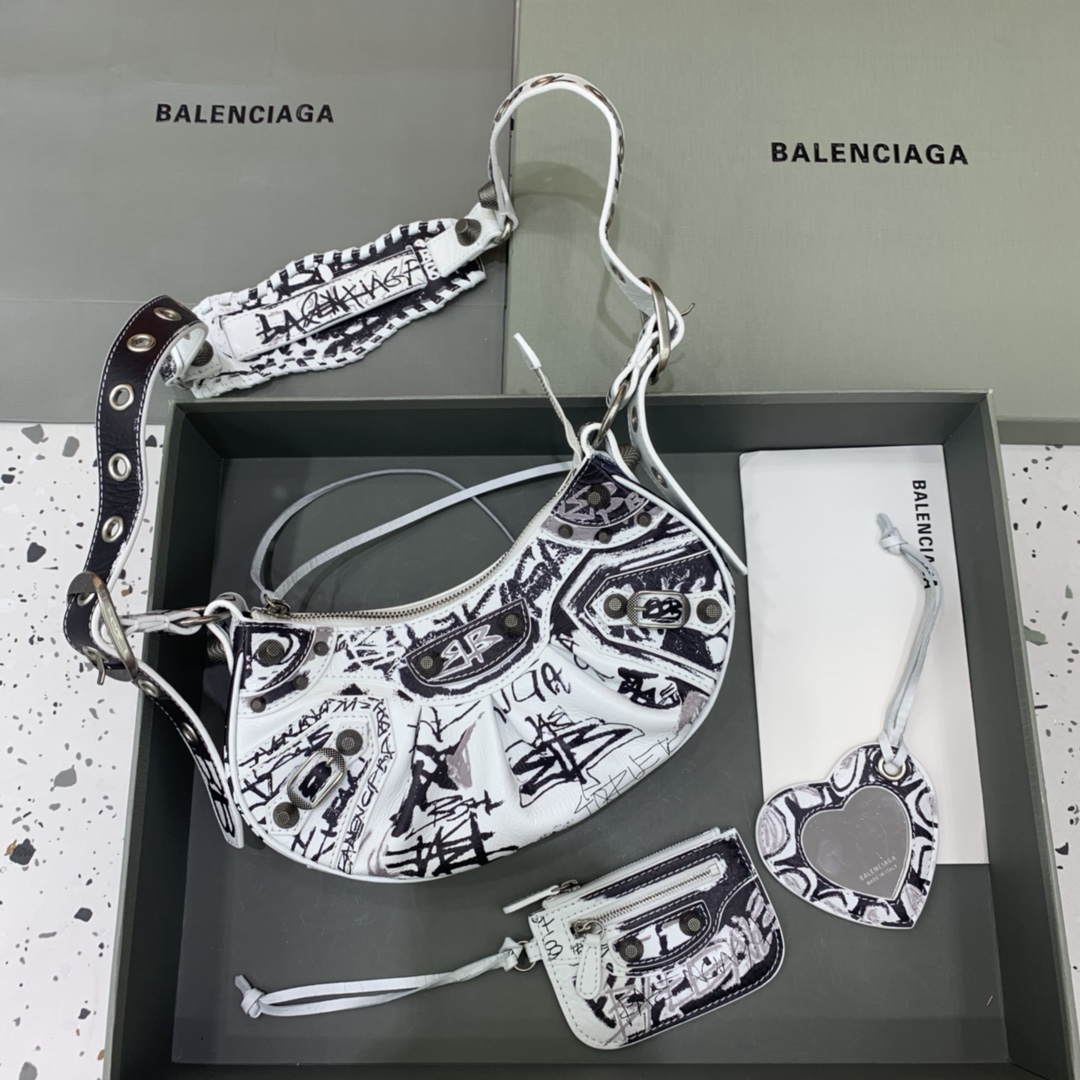 Balenciaga Le Cagole