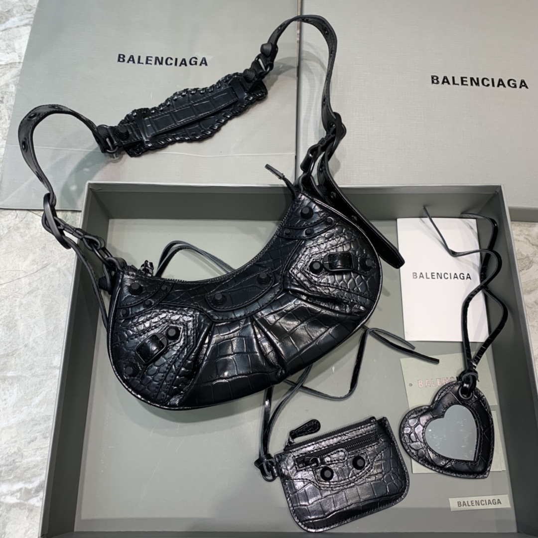 Balenciaga Le Cagole