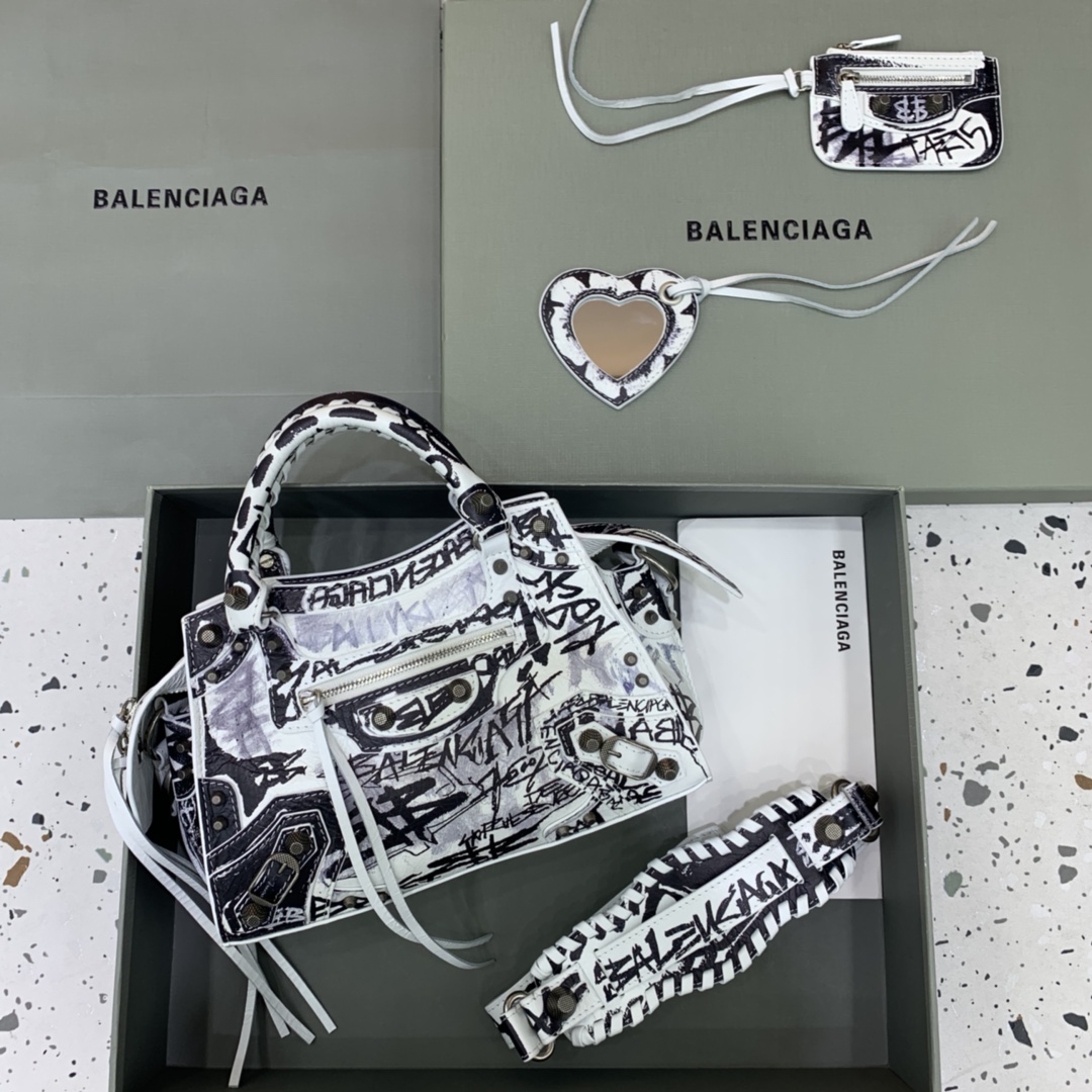 Balenciaga Neo cagole