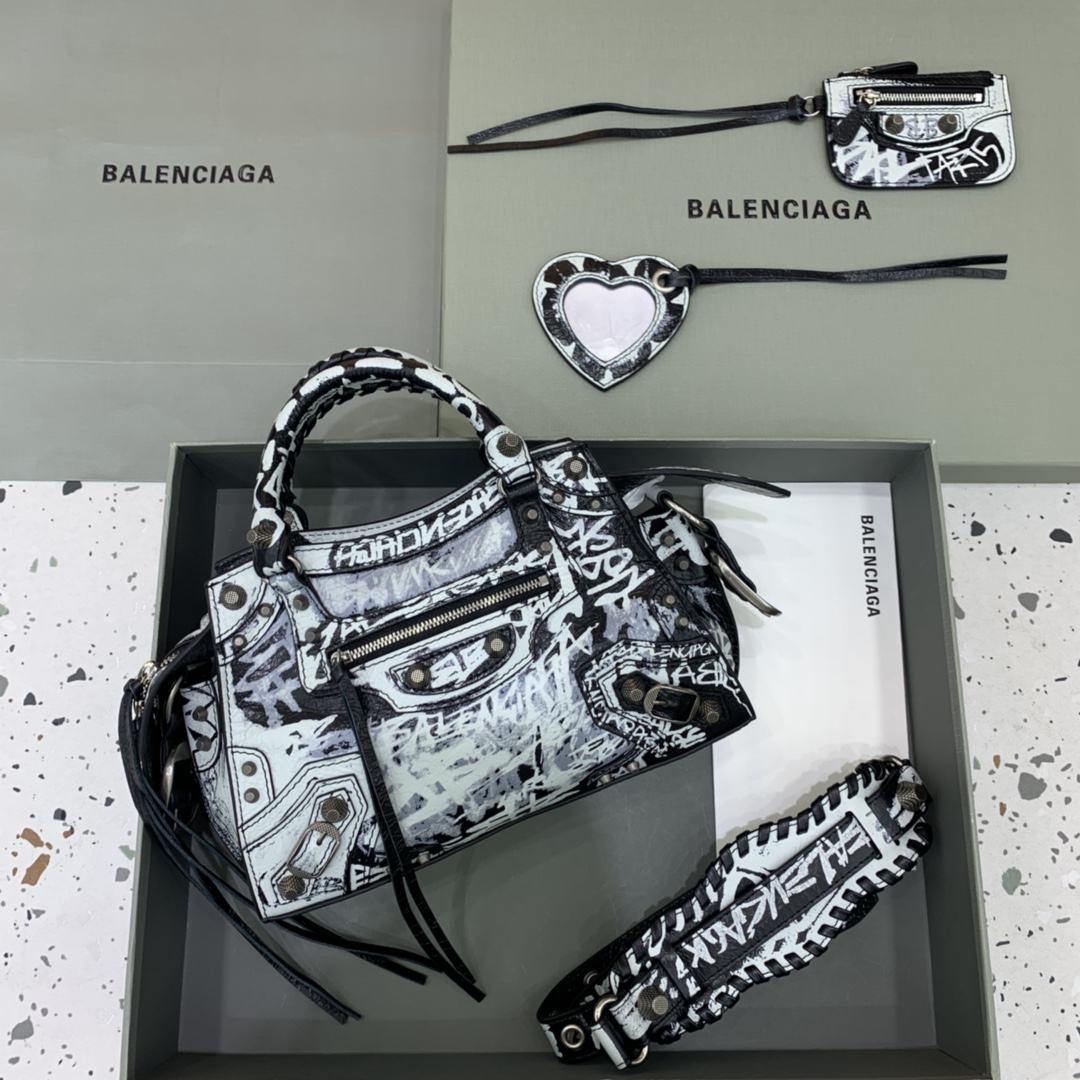 Balenciaga Neo cagole