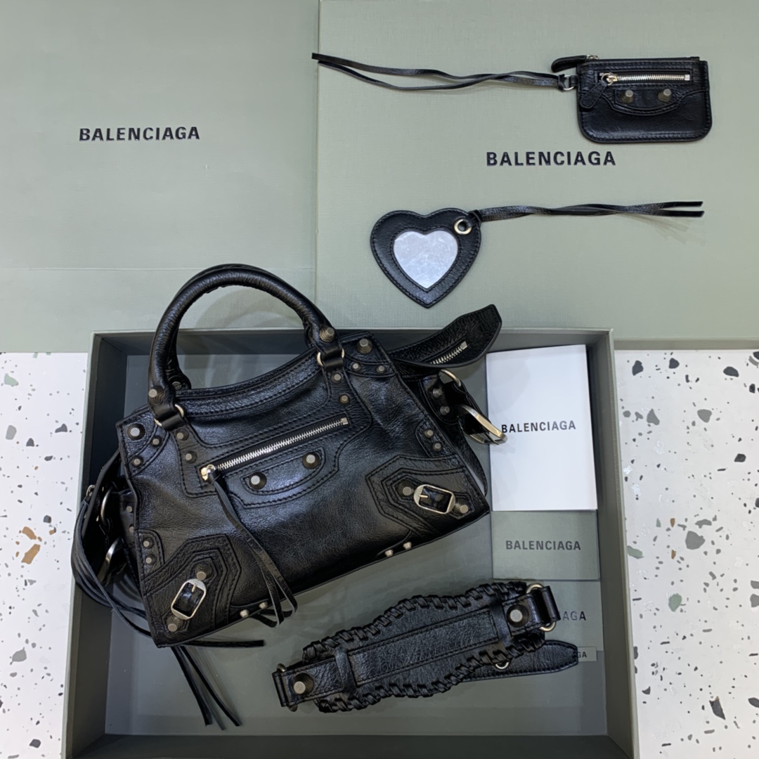 Balenciaga Neo cagole